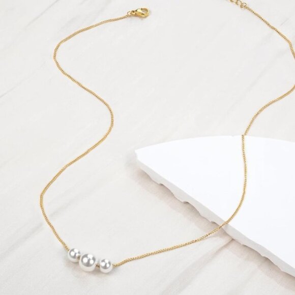 New! Gold Skinny Triple Pearls  Necklace (1071) NWOT - Picture 2 of 2